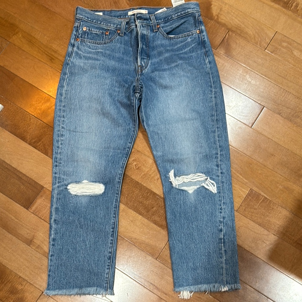 Levi's Distressed Blue Jeans wedgie straight